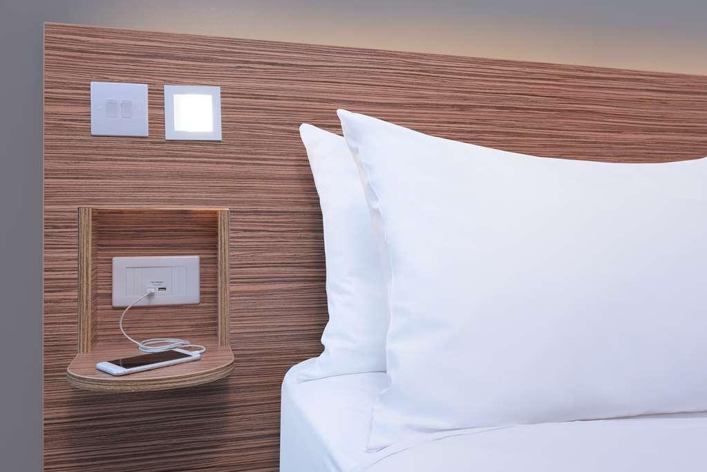 Mercure London Gatwick Airport Χόρλι Δωμάτιο φωτογραφία