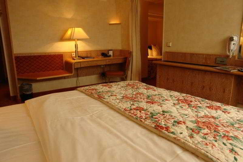 Mercure London Gatwick Airport Χόρλι Δωμάτιο φωτογραφία